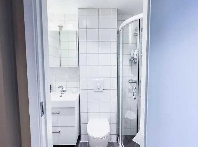 Holmestrand, Pa Bryggekanten * Holmestrand